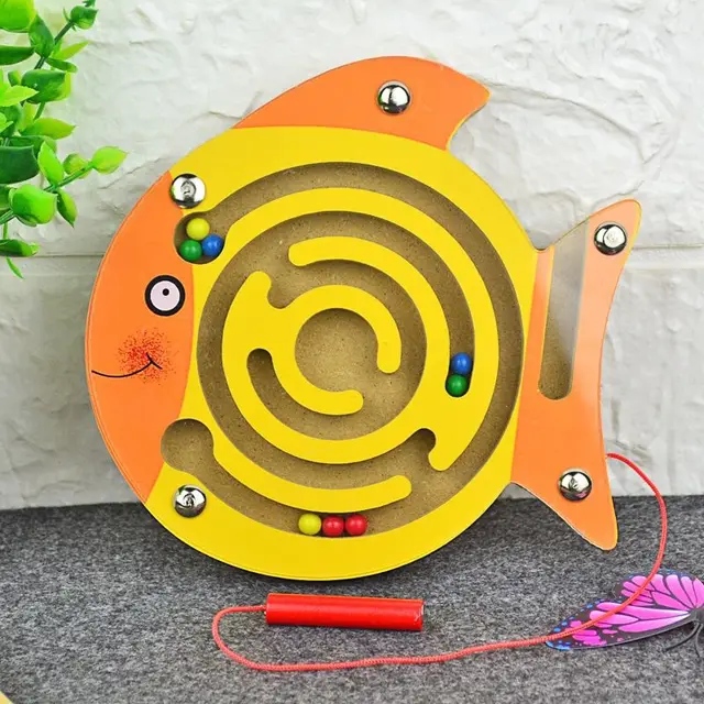 Palm-Sized Wooden Magnetic Maze Toy for Kids - Fun & Educational